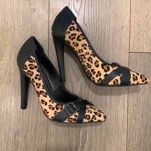 Leopard pumps